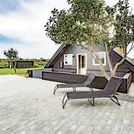 Three-bedroom In Sjallands Odde *