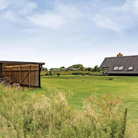 Three-bedroom In Sjallands Odde *