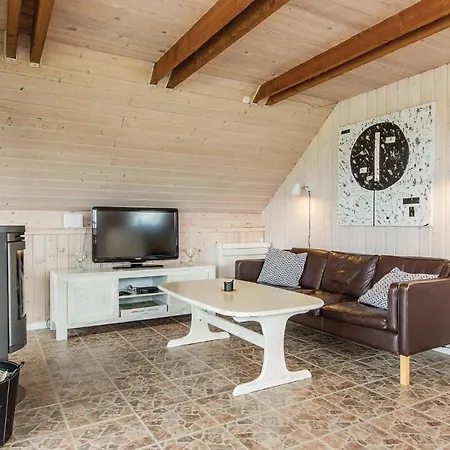 בית נופש Three-bedroom In Sjallands Odde