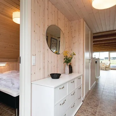 Three-bedroom In Sjallands Odde