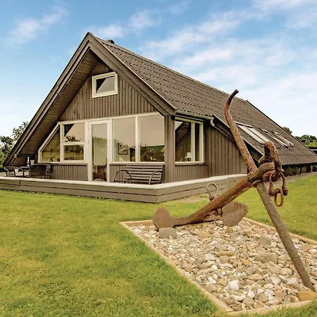 בית נופש Three-bedroom In Sjallands Odde Yderby