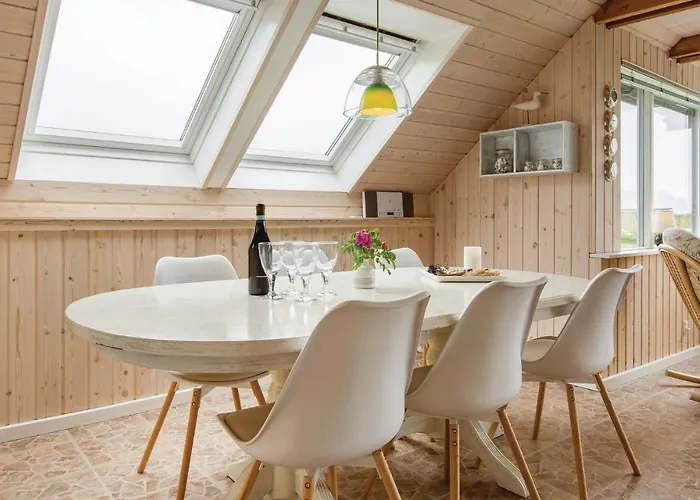 Three-bedroom In Sjallands Odde *